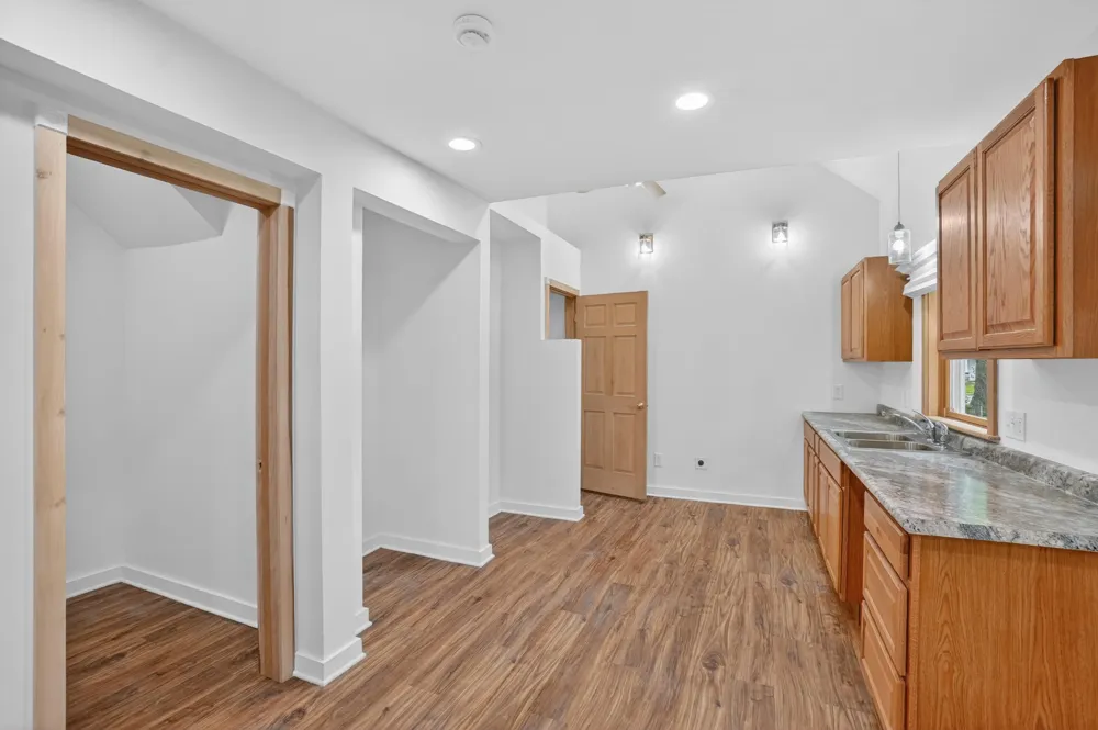 1109 S Genesee Drive Lansing, MI 48915