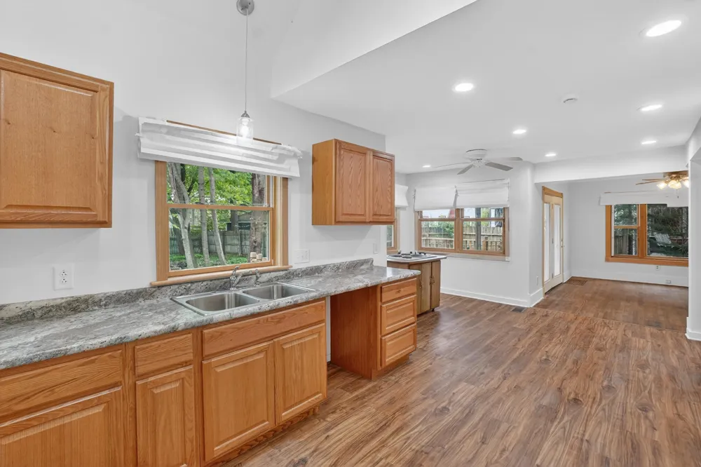 1109 S Genesee Drive Lansing, MI 48915