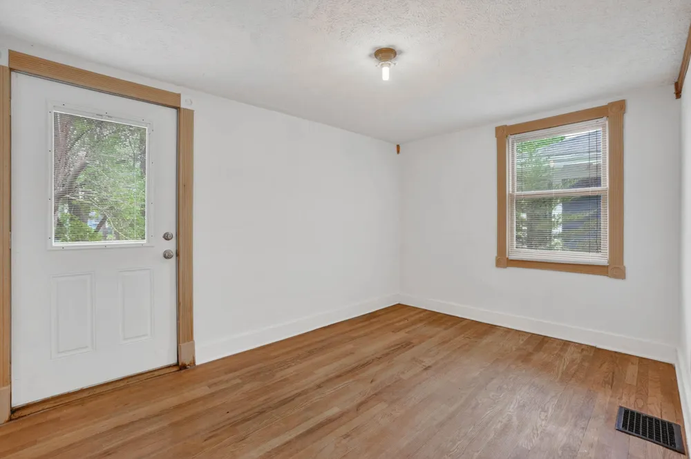 1109 S Genesee Drive Lansing, MI 48915