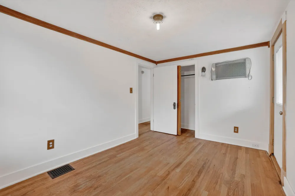 1109 S Genesee Drive Lansing, MI 48915