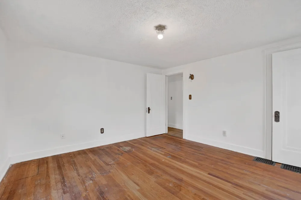1109 S Genesee Drive Lansing, MI 48915