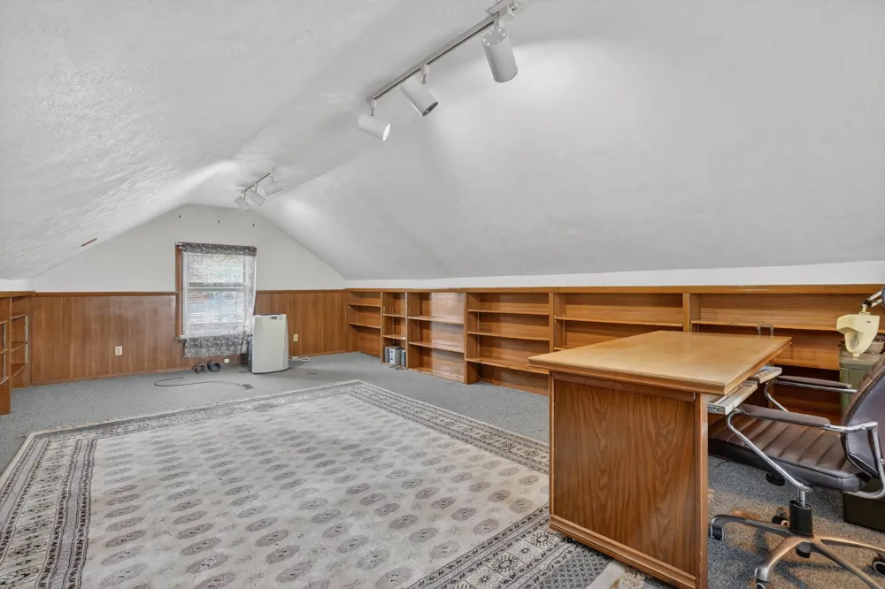 1109 S Genesee Drive Lansing, MI 48915