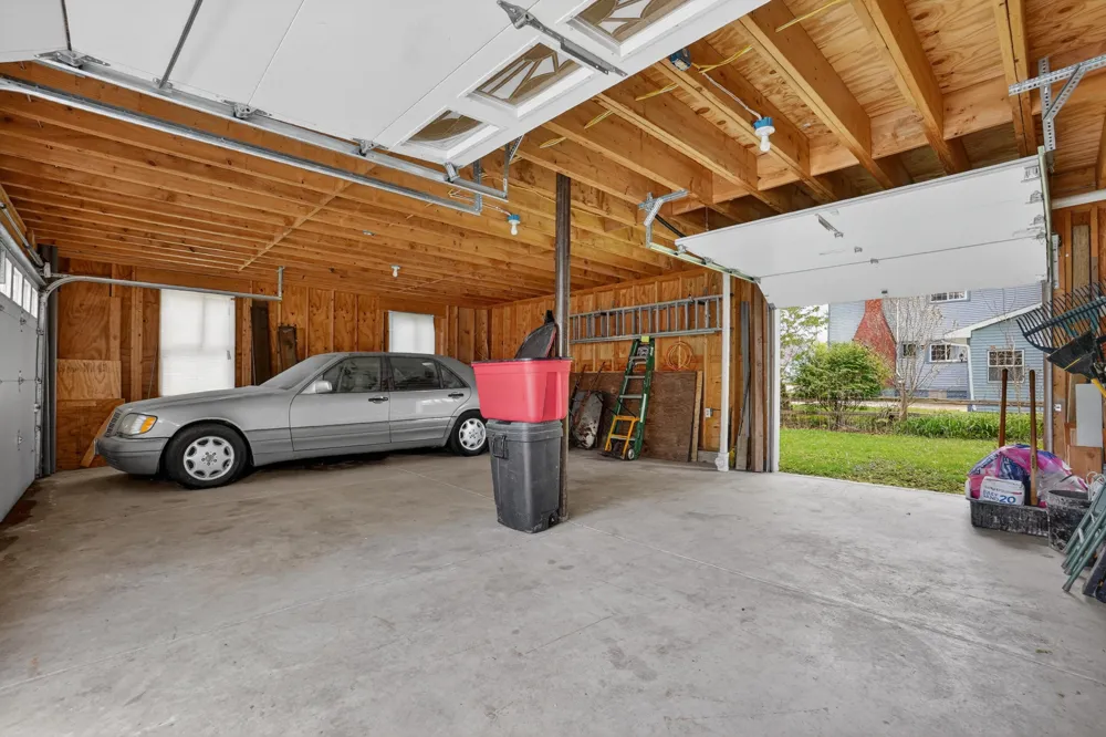 1109 S Genesee Drive Lansing, MI 48915