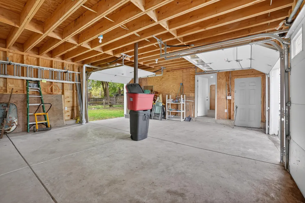 1109 S Genesee Drive Lansing, MI 48915