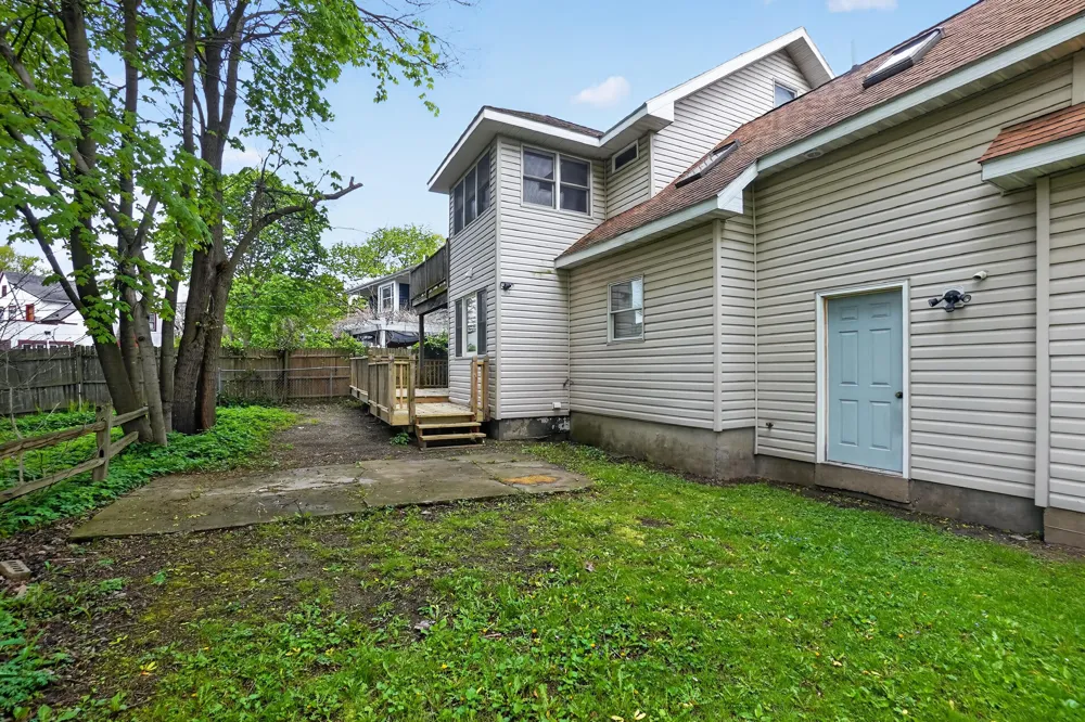1109 S Genesee Drive Lansing, MI 48915