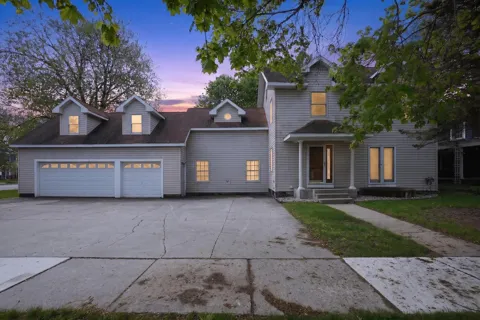 1109 S Genesee Drive
