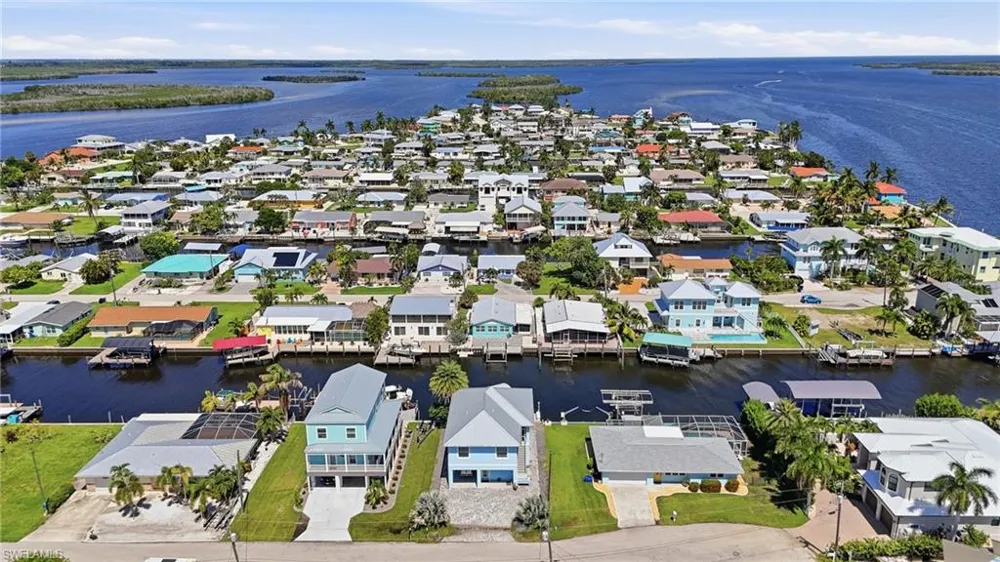 2691 Geary Street Matlacha, FL 33993