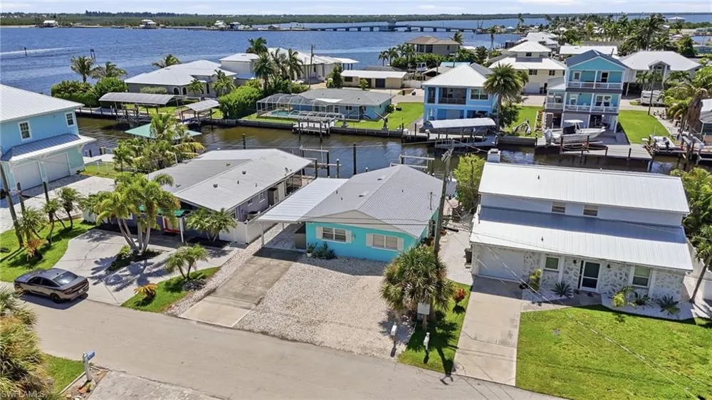 2691 Geary Street Matlacha, FL 33993