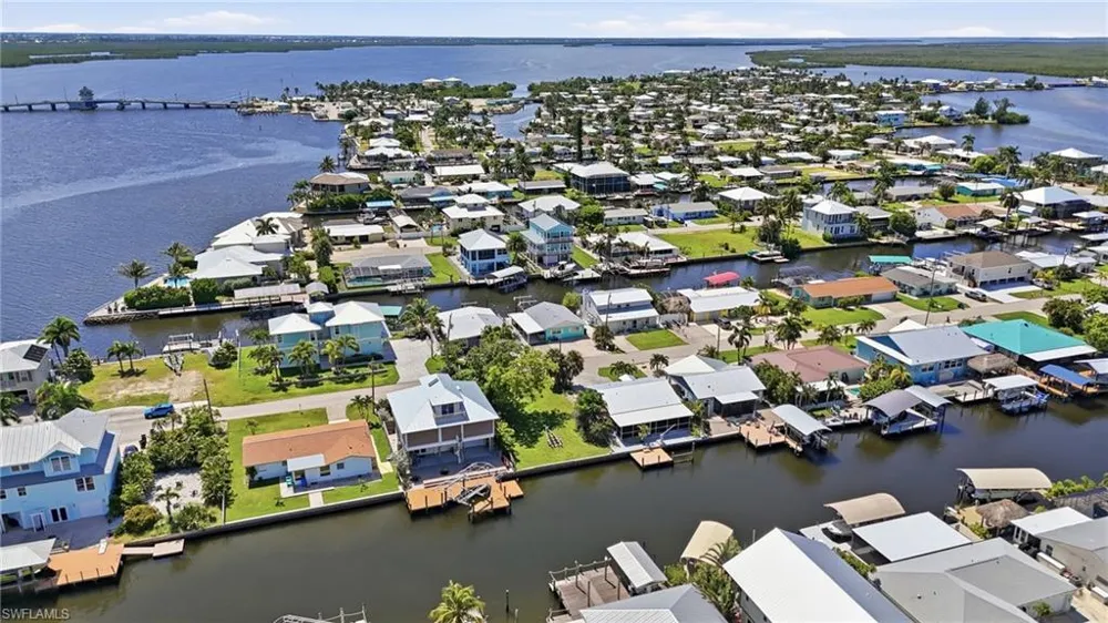 2691 Geary Street Matlacha, FL 33993