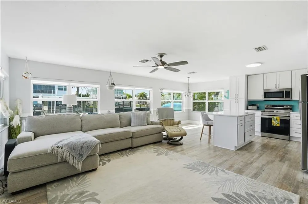 2691 Geary Street Matlacha, FL 33993
