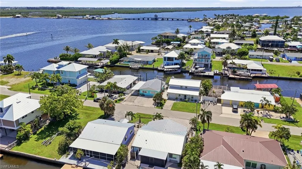 2691 Geary Street Matlacha, FL 33993