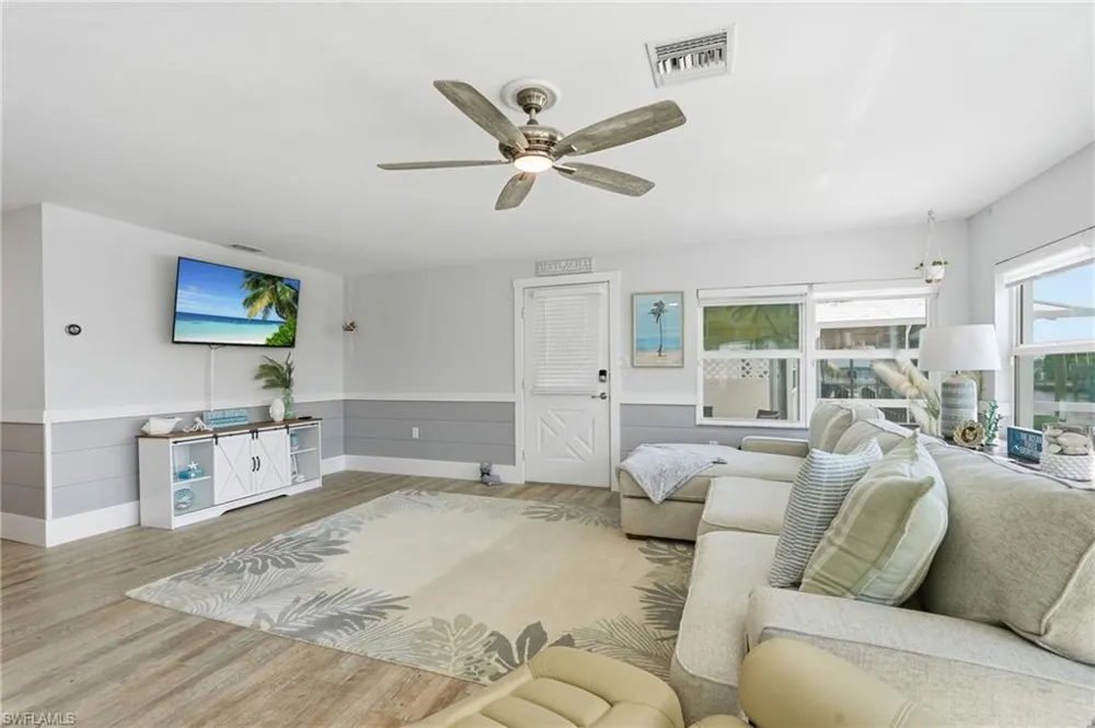 2691 Geary Street Matlacha, FL 33993