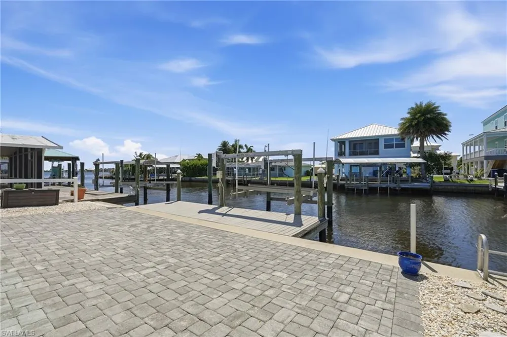 2691 Geary Street Matlacha, FL 33993