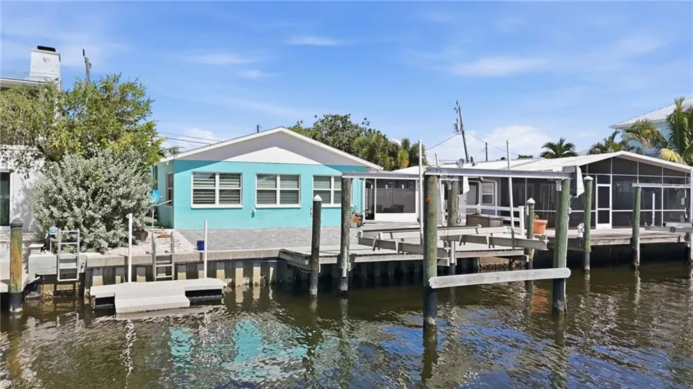 2691 Geary Street Matlacha, FL 33993