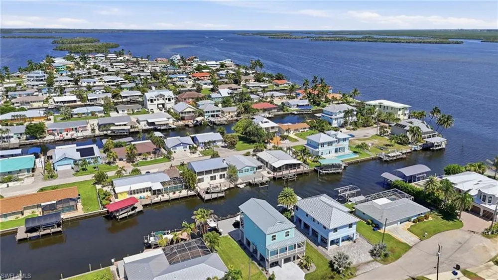 2691 Geary Street Matlacha, FL 33993