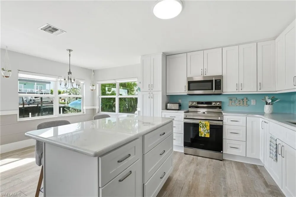2691 Geary Street Matlacha, FL 33993