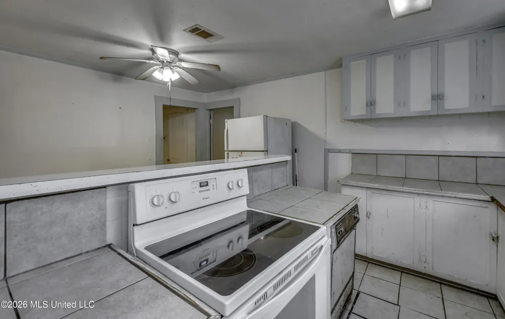 6118 Terry Road Byram, MS 39272