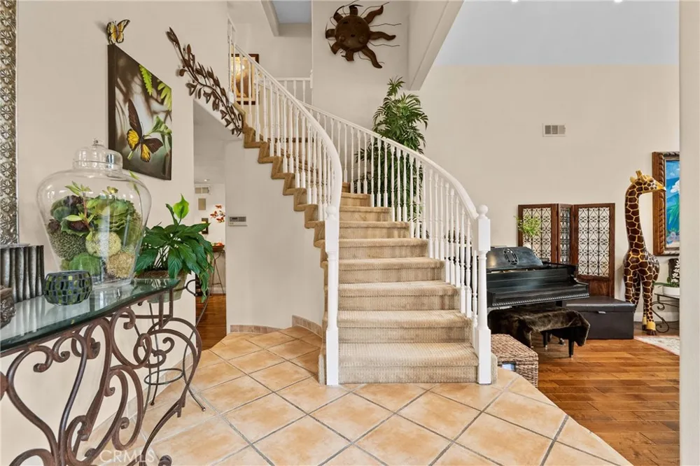6325 Yolanda Tarzana, CA 91335