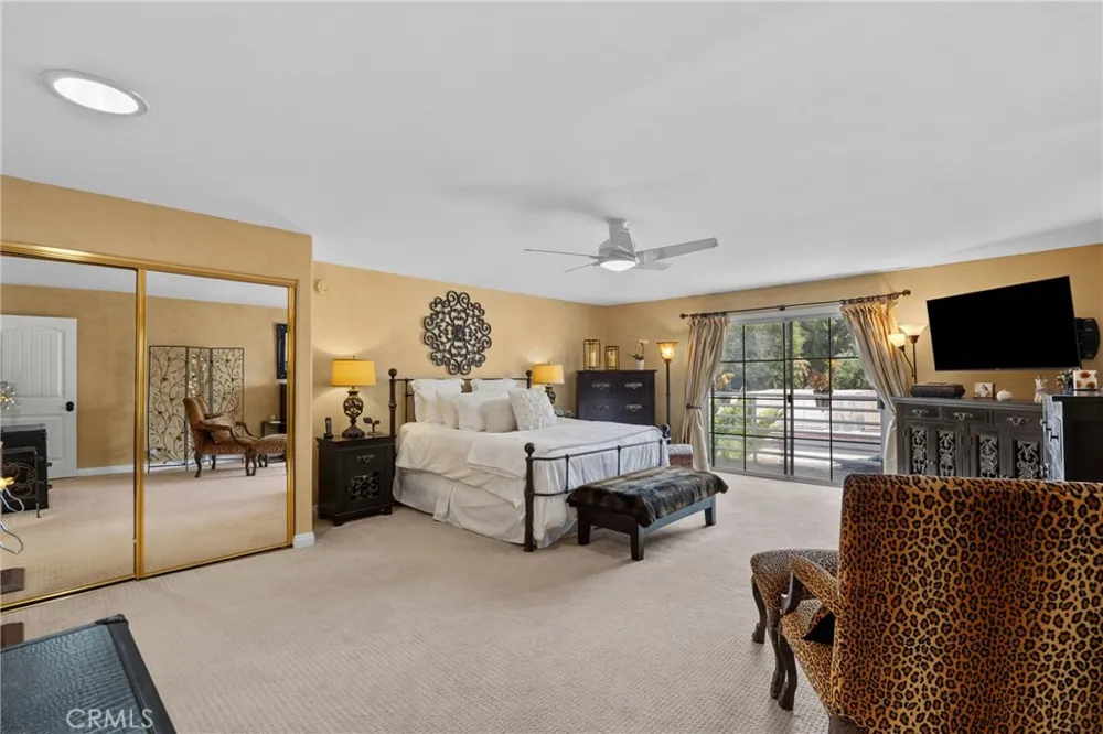 6325 Yolanda Tarzana, CA 91335