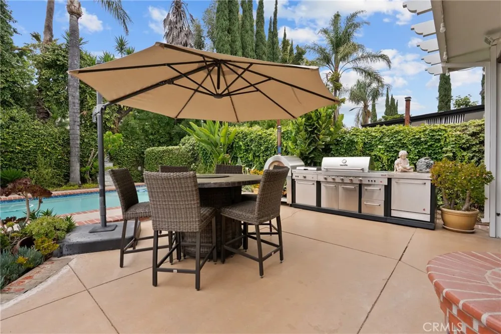 6325 Yolanda Tarzana, CA 91335