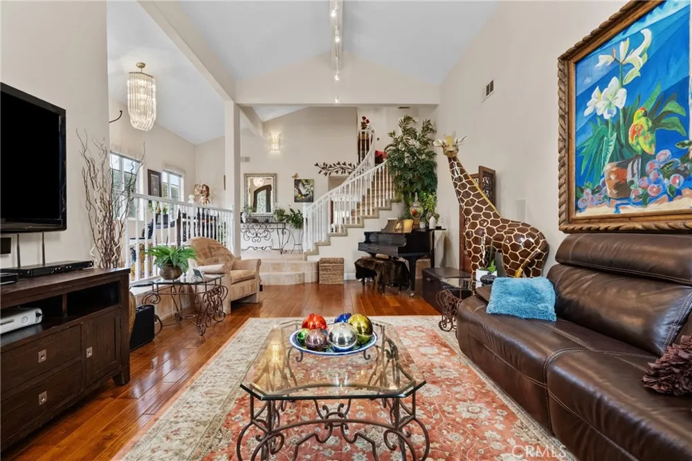 6325 Yolanda Tarzana, CA 91335