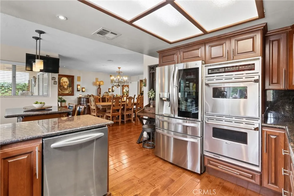 6325 Yolanda Tarzana, CA 91335
