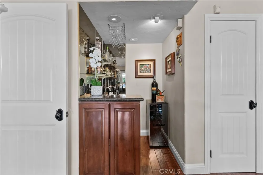 6325 Yolanda Tarzana, CA 91335