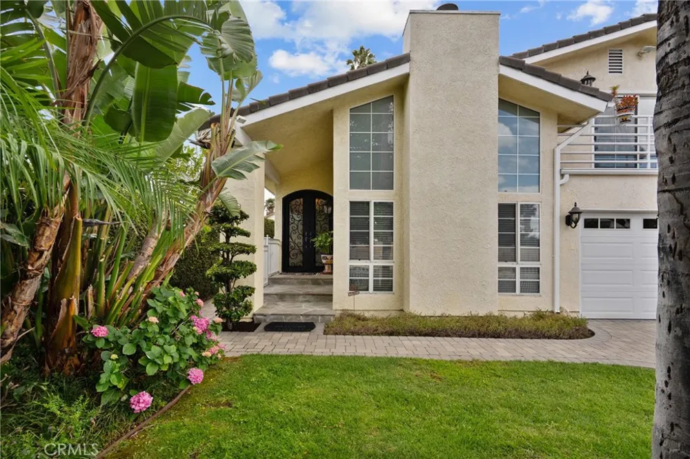 6325 Yolanda Tarzana, CA 91335
