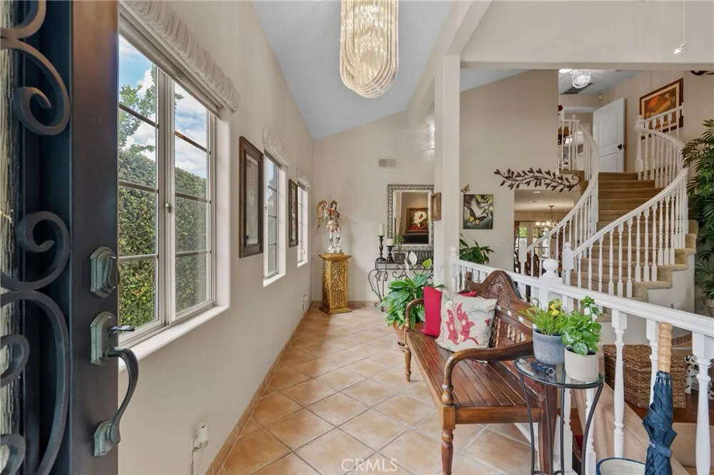 6325 Yolanda Tarzana, CA 91335