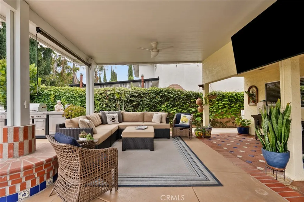 6325 Yolanda Tarzana, CA 91335