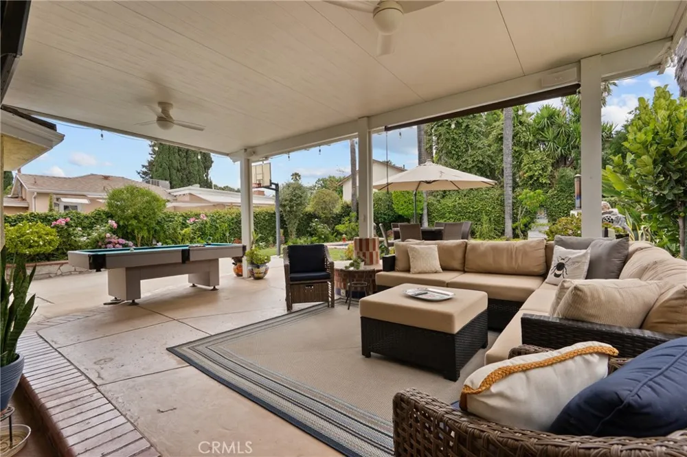 6325 Yolanda Tarzana, CA 91335