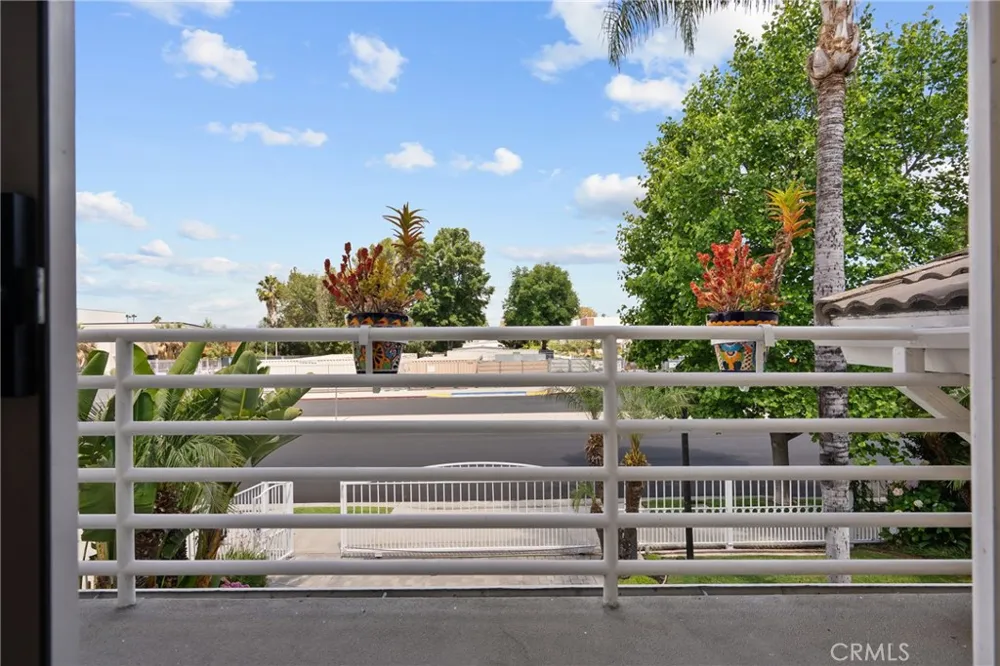 6325 Yolanda Tarzana, CA 91335
