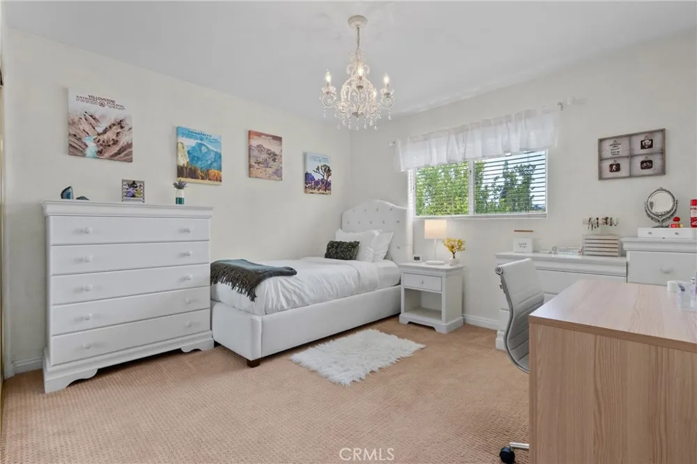 6325 Yolanda Tarzana, CA 91335