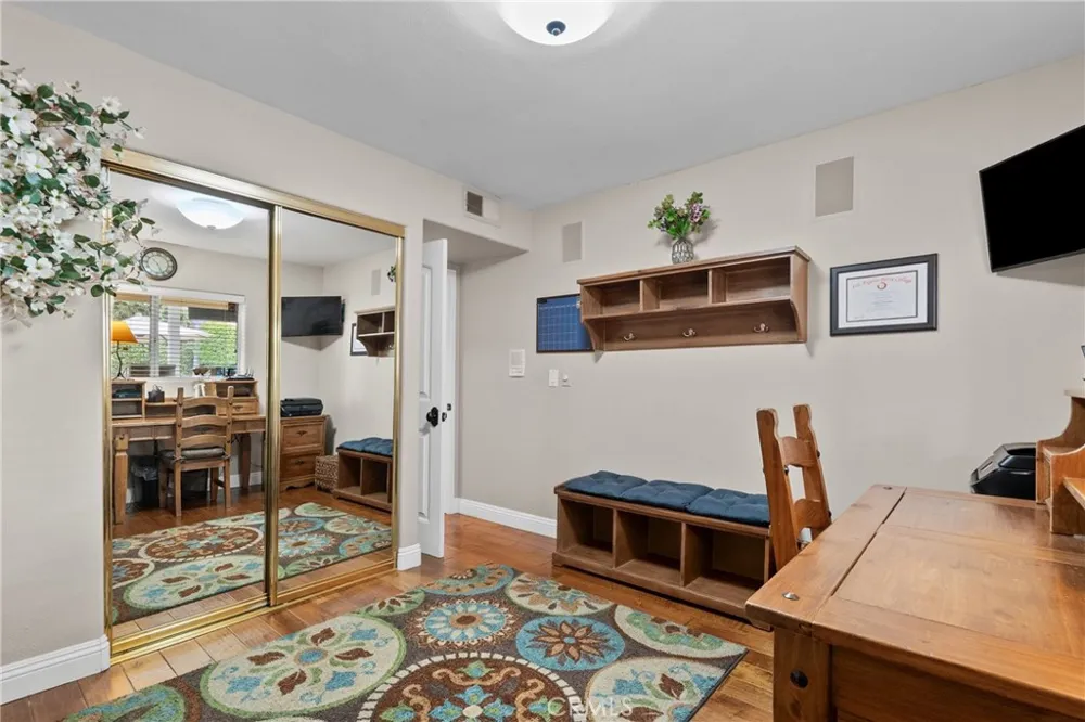 6325 Yolanda Tarzana, CA 91335