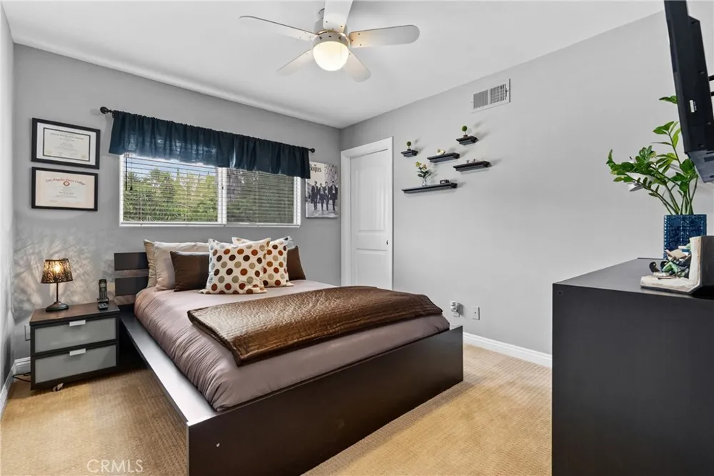 6325 Yolanda Tarzana, CA 91335