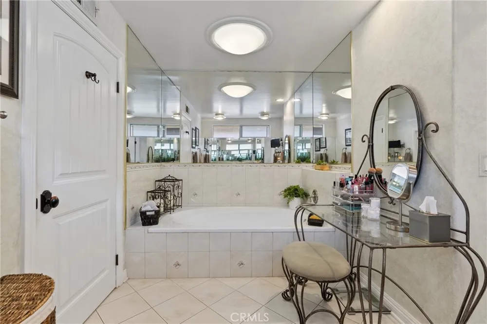 6325 Yolanda Tarzana, CA 91335