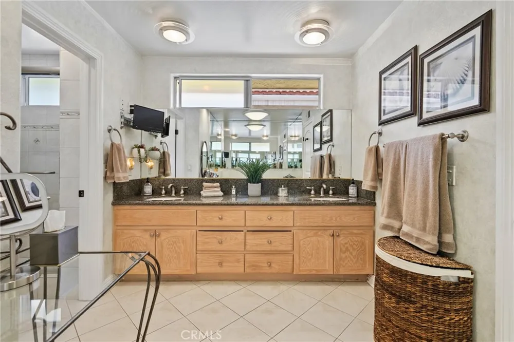 6325 Yolanda Tarzana, CA 91335