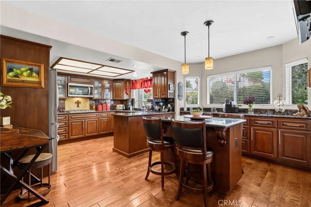 6325 Yolanda Tarzana, CA 91335