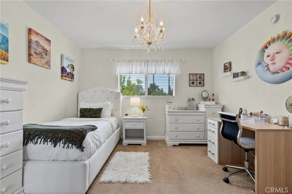 6325 Yolanda Tarzana, CA 91335