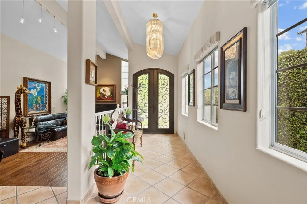 6325 Yolanda Tarzana, CA 91335