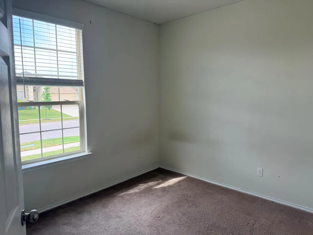 1829 T H Johnson Drive Taylor, TX 76574