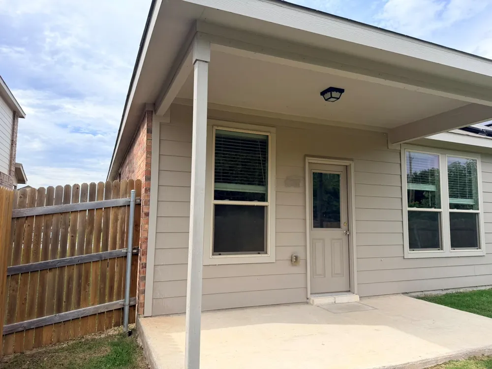 1829 T H Johnson Drive Taylor, TX 76574