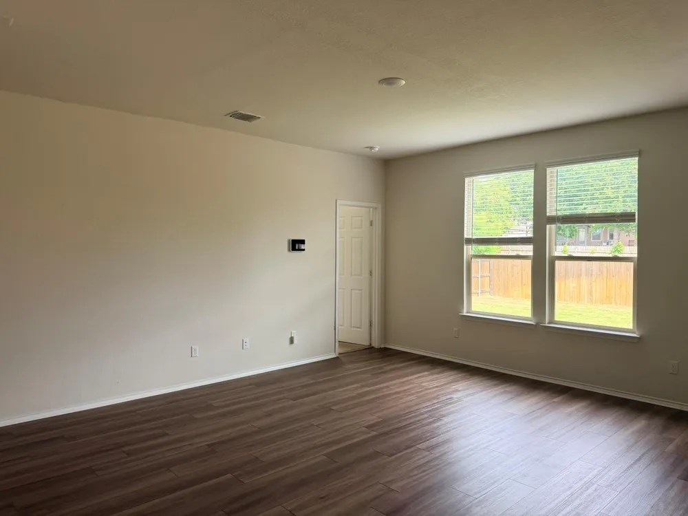 1829 T H Johnson Drive Taylor, TX 76574