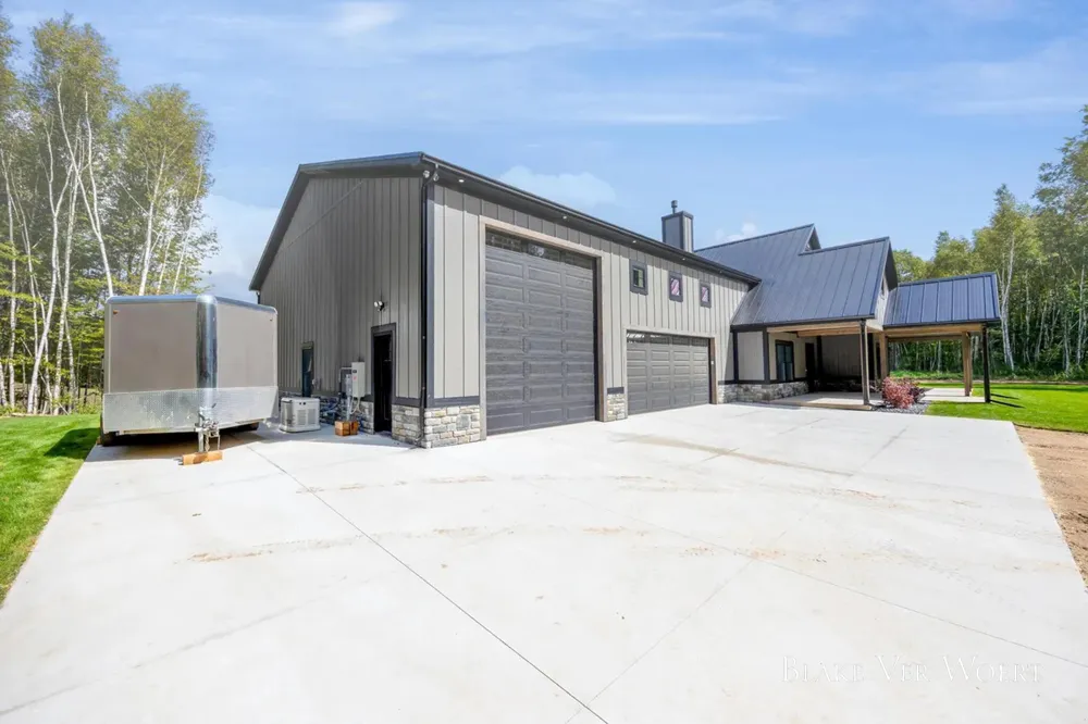 13980 12 Mile Remus, MI 49340