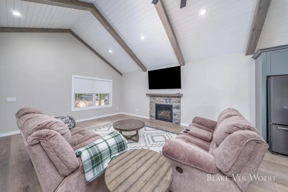 13980 12 Mile Remus, MI 49340