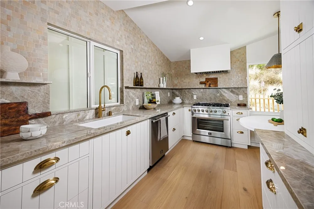 251 Highland Laguna Beach, CA 92651