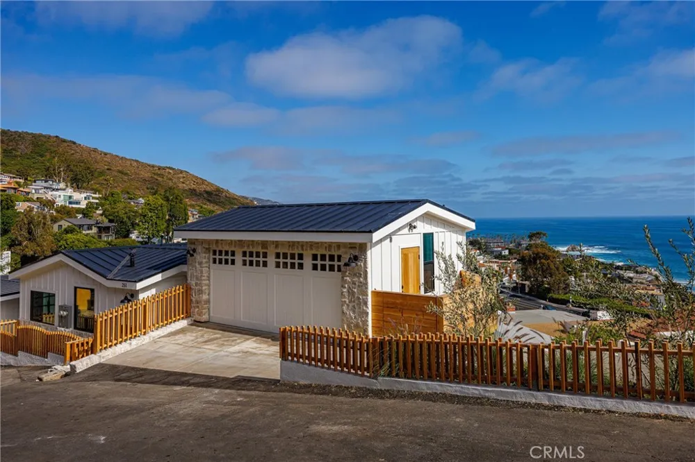 251 Highland Laguna Beach, CA 92651