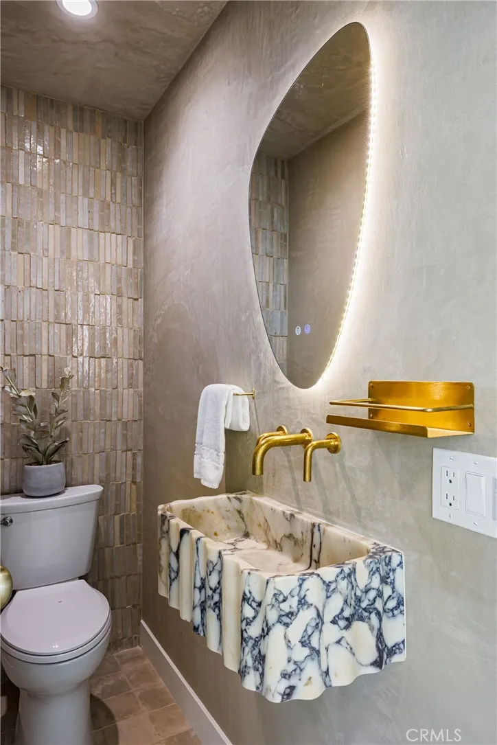 251 Highland Laguna Beach, CA 92651