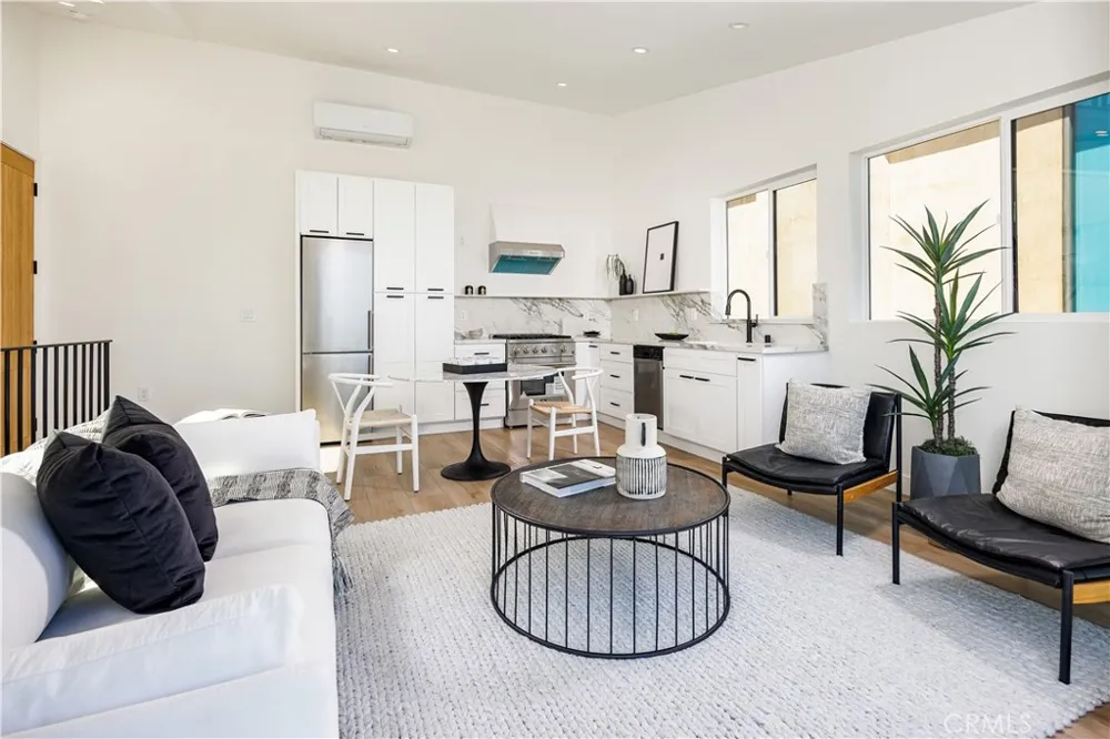 251 Highland Laguna Beach, CA 92651