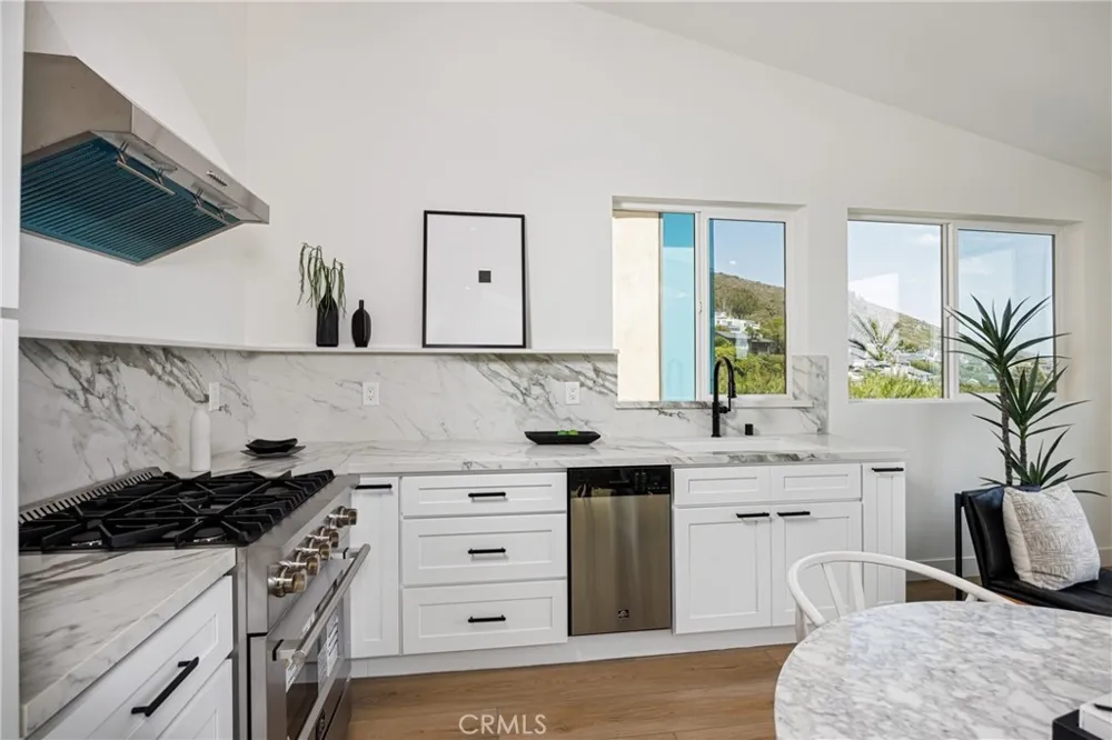 251 Highland Laguna Beach, CA 92651